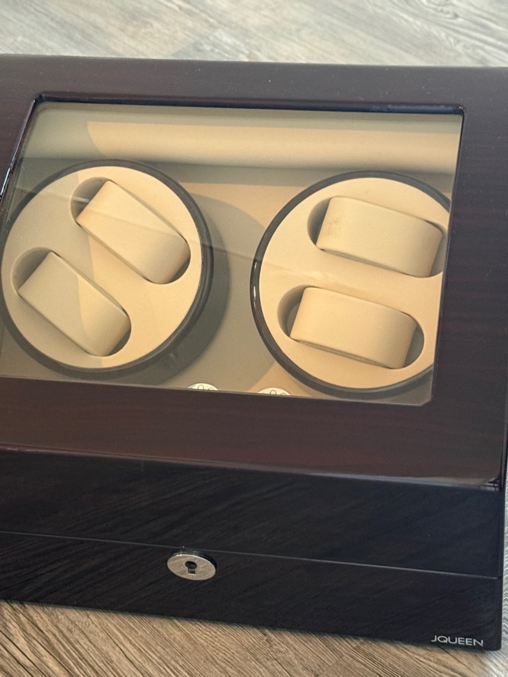 JQUEEN 4-Watch Winder Box in Dark Wood with Beige Interior